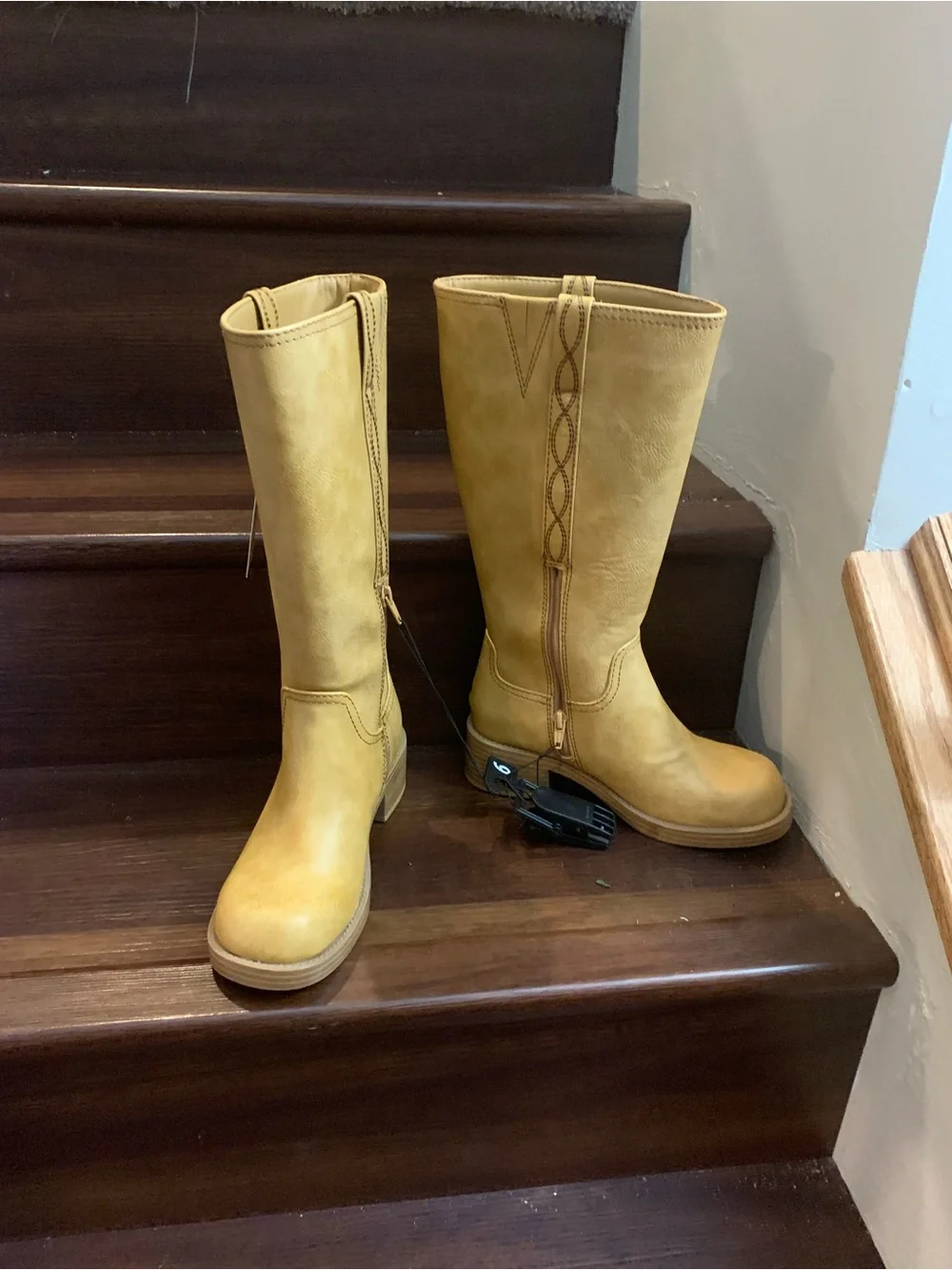 New Woman’s No Boundaries Tall Yellow Over-the-Knee Boots. Size 6